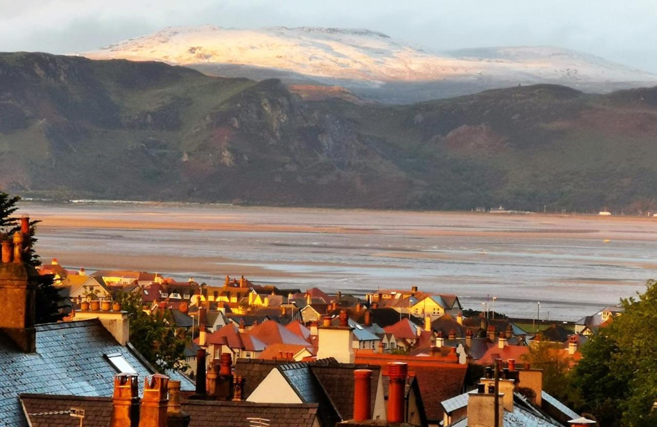 Bron Orme Private Hotel Llandudno Exterior photo