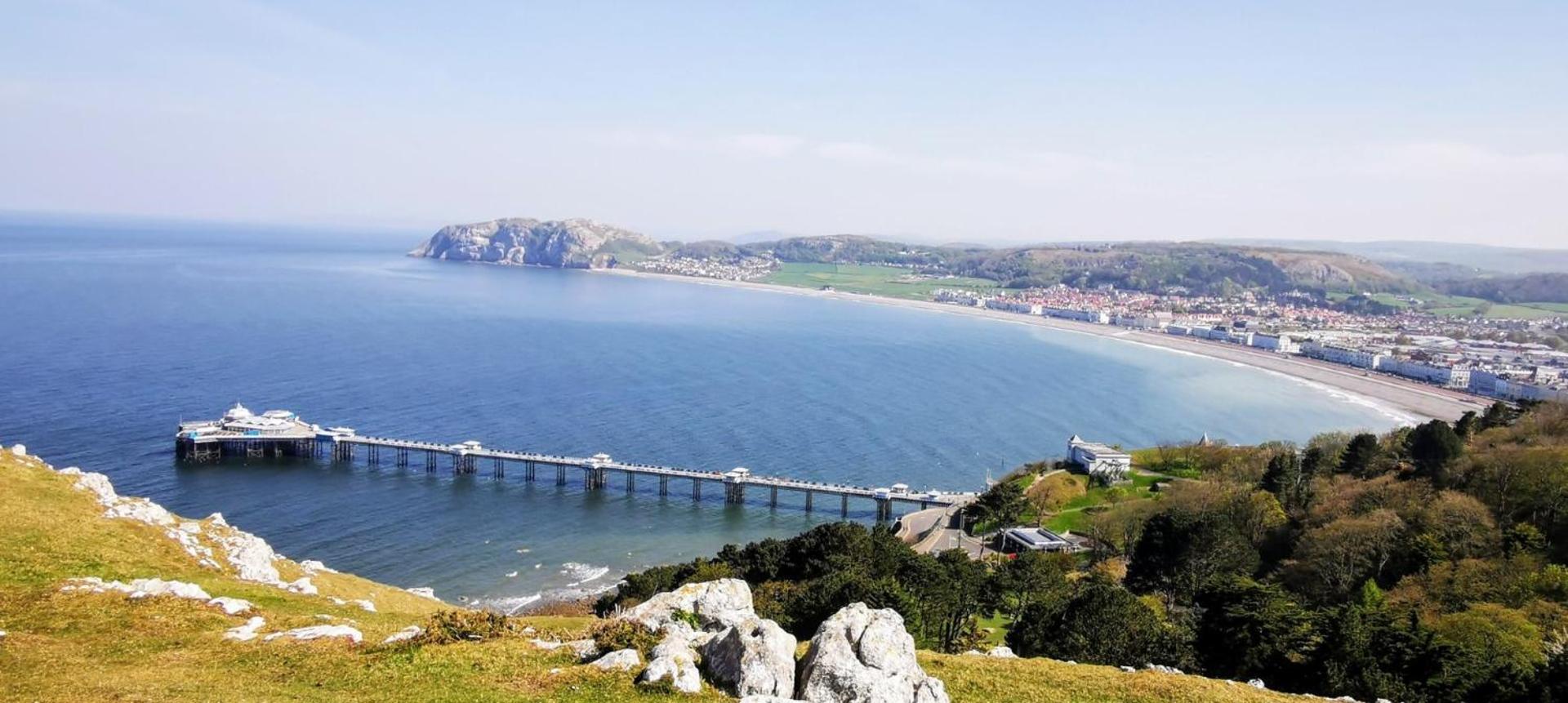 Bron Orme Private Hotel Llandudno Exterior photo