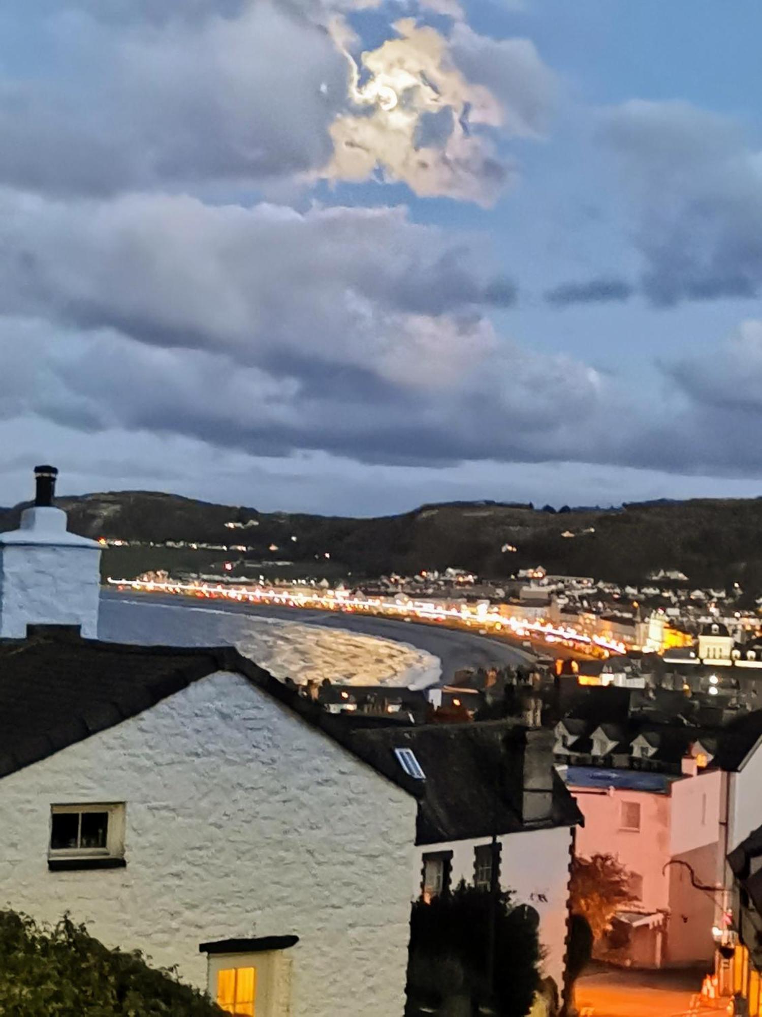 Bron Orme Private Hotel Llandudno Exterior photo