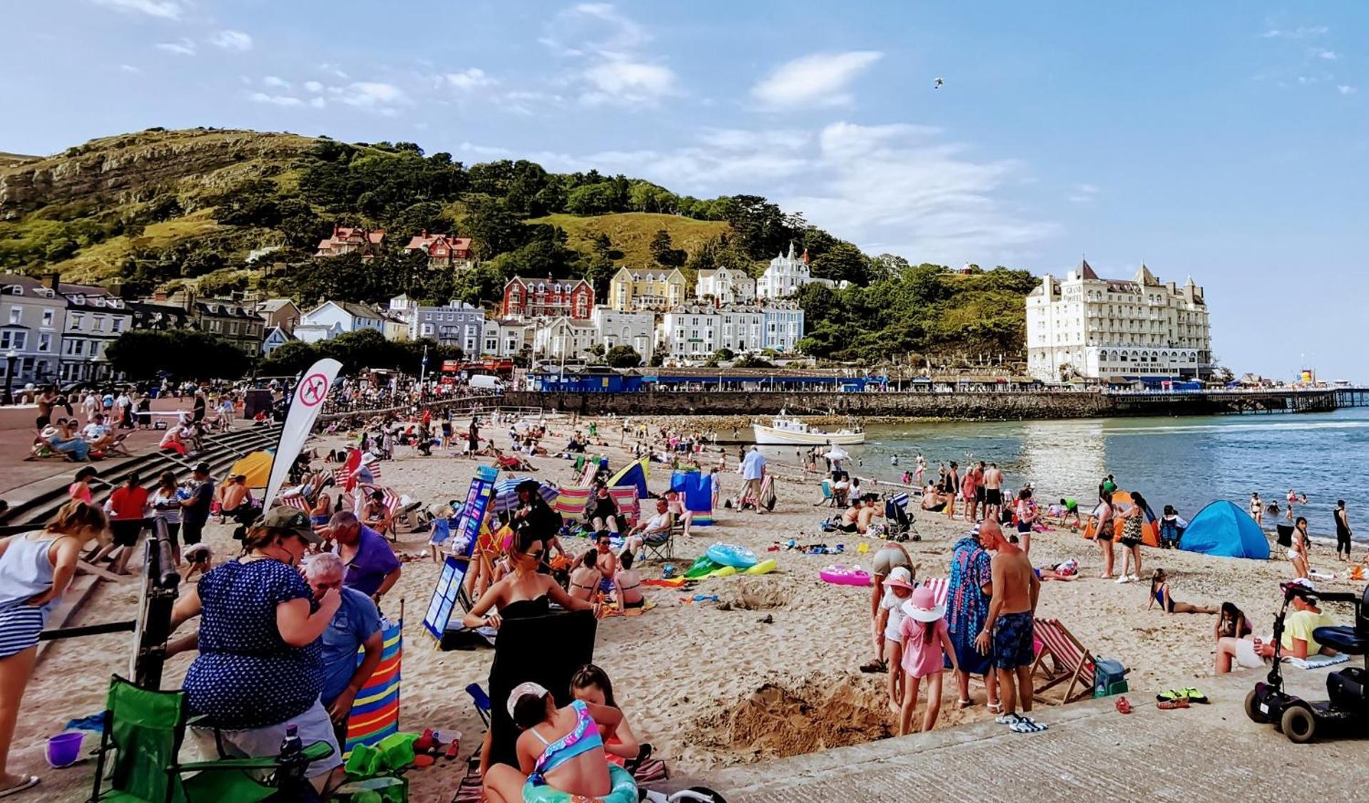 Bron Orme Private Hotel Llandudno Exterior photo