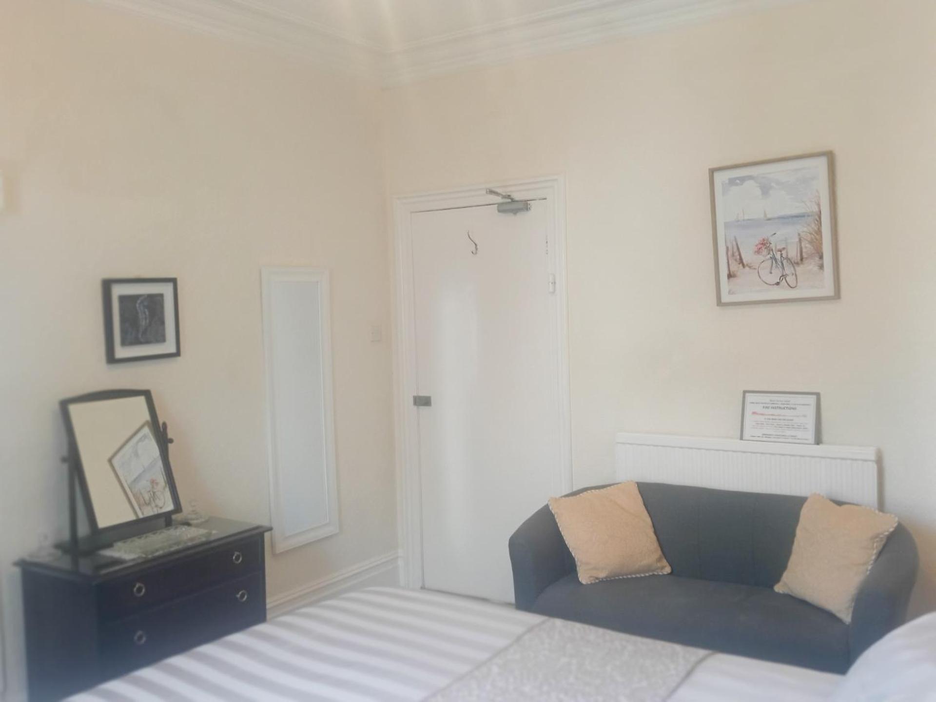 Bron Orme Private Hotel Llandudno Exterior photo