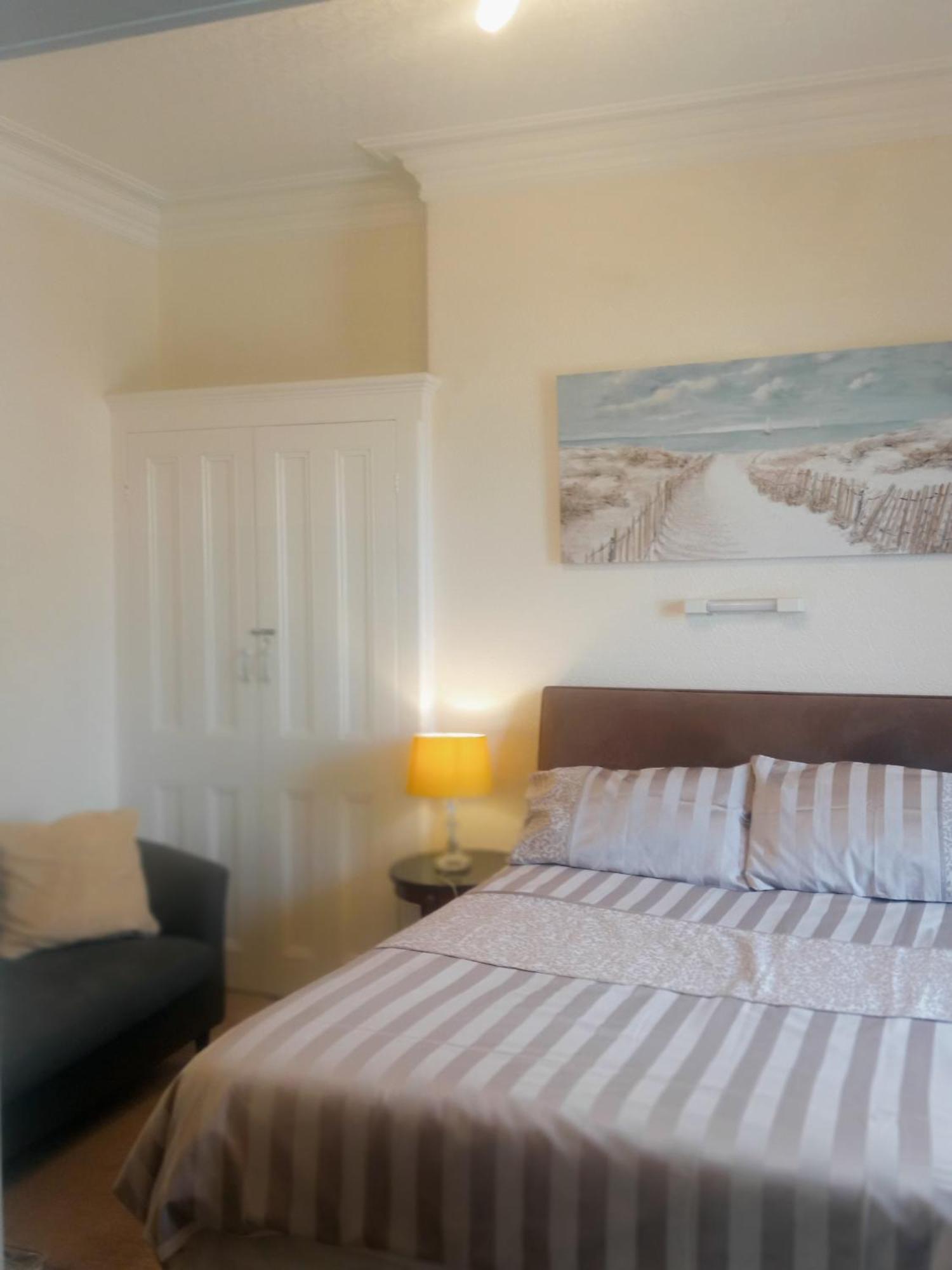 Bron Orme Private Hotel Llandudno Exterior photo