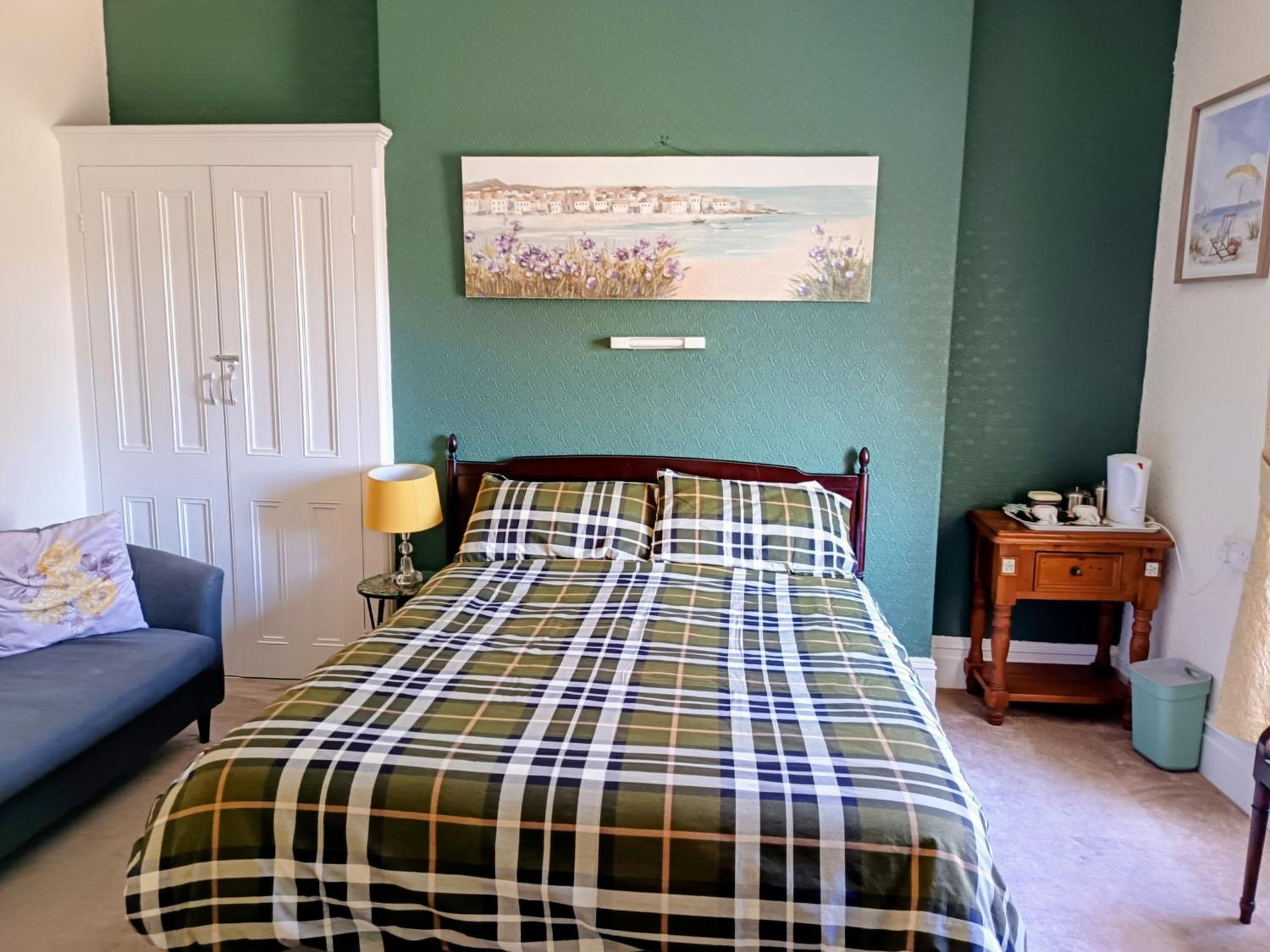 Bron Orme Private Hotel Llandudno Exterior photo